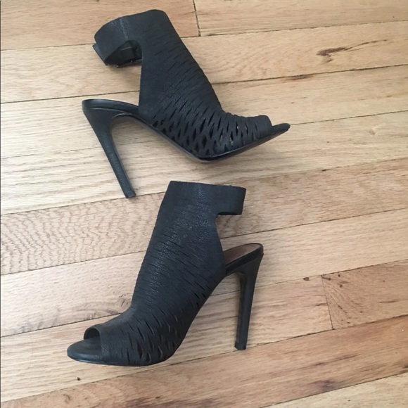 Vince camuto heels - Picture 2 of 8